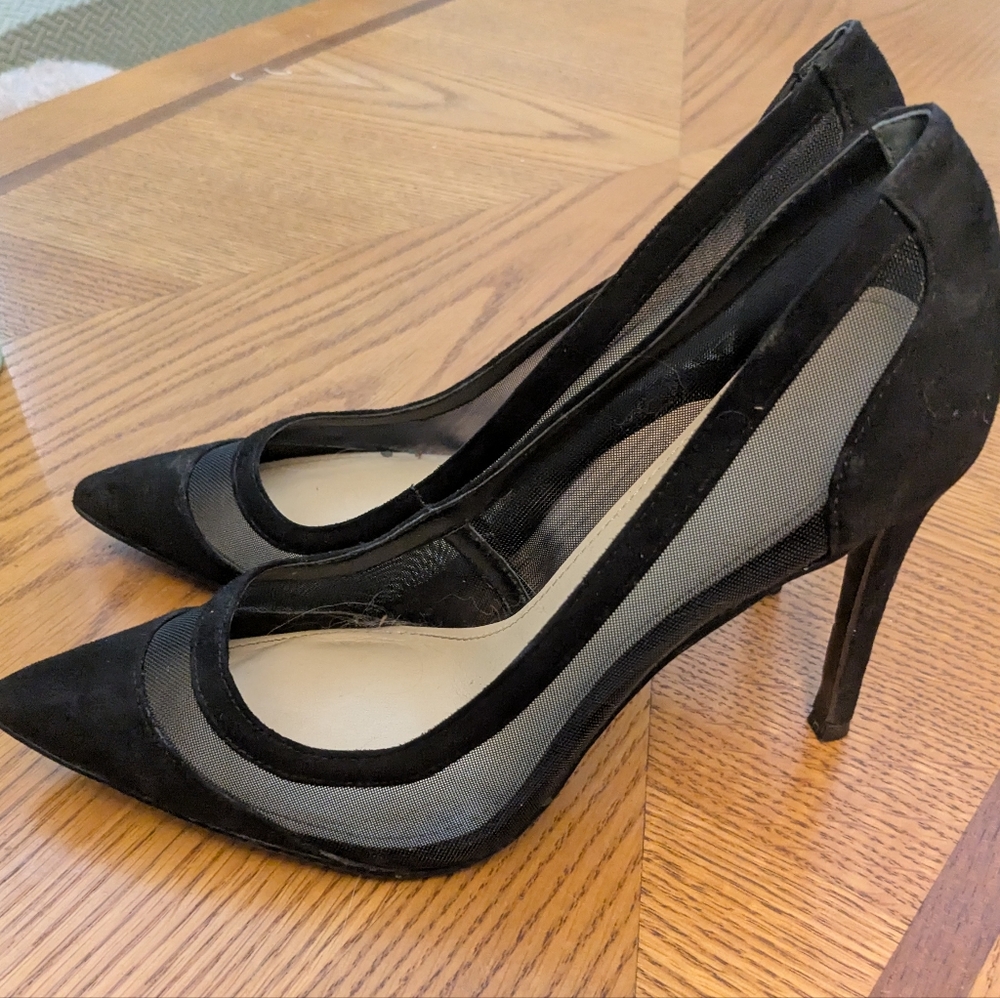 GUESS Ciera Pointy Toe Pumps In Black